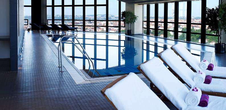 布拉格科林西亚酒店Corinthia Hotel Prague_CHP_Homepage_carousel_Pool_photo_imposed_794x386.jpg