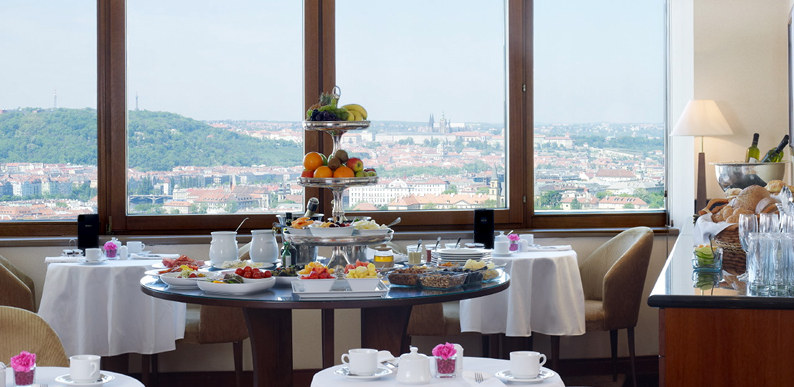 布拉格科林西亚酒店Corinthia Hotel Prague_CHP_Homepage_carousel_Executive_lounge_photo_imposed_794x386.jpg
