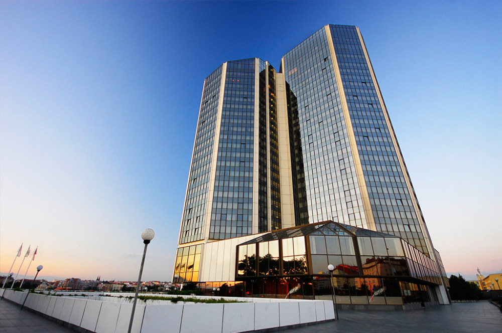 布拉格科林西亚酒店Corinthia Hotel Prague_FACADE.jpg