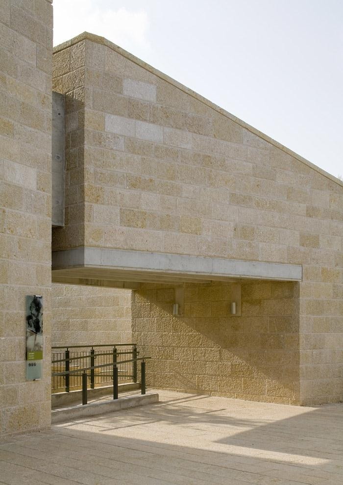 Ramat Hanadiv访客中心/Ada Karmi-Melamede Architects__m_gw_yqnvZxsIrrq9KAC-7TKGEAI1GW3aW21gpDQmsSD2cGCNYEF-gYhHUzQpwIYUhKnEGOMyCVk75C.jpg