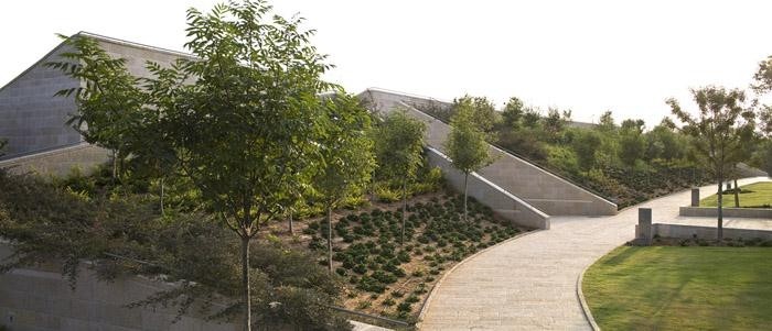 Ramat Hanadiv访客中心/Ada Karmi-Melamede Architects__m_gw_yqnvZxsIrrq9KAC-7TKGELV5NCOmf4ChJJ6VRHs5KvIJjbPq0PPxHTa1_R3xPF54Kw_IPaSuIj.jpg
