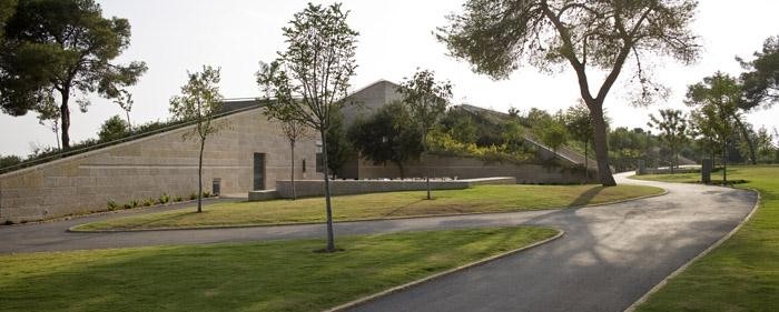 Ramat Hanadiv访客中心/Ada Karmi-Melamede Architects__m_gw_yqnvZxsIrrq9KAC-7TKGELV5NCOmf4ChJJ6VRHs5KvIJjbPq0PPxHTa1_R3xPF54Ur6IXEVRWO.jpg