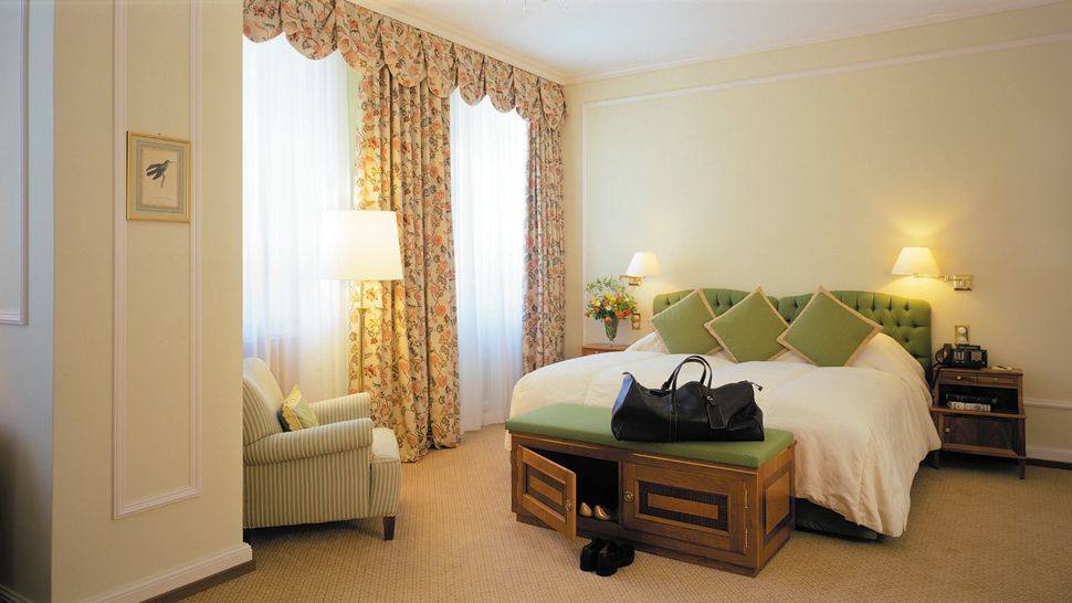 003784-07-deluxe_double_room.jpg