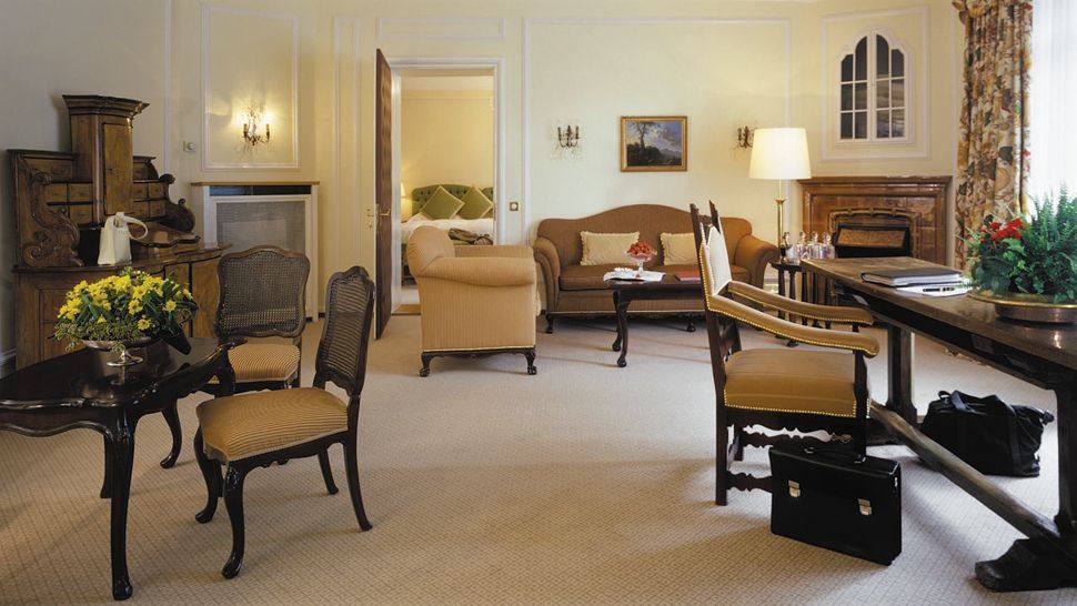 003784-10-grand-deluxe-suite.jpg