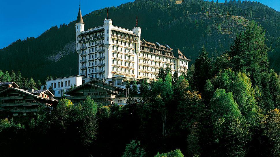 瑞士Gstaad Palace 酒店_003342-01-hotel-exterior-summer.jpg