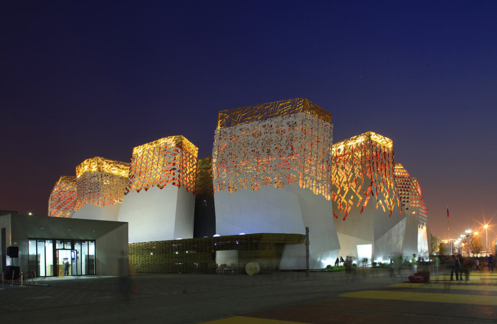 实景，建筑，展览展示，解构主义，多层，外观立面，夜景.JPG