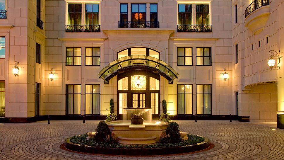 芝加哥极乐酒店+高端住宅项目 The Elysian Hotel in Chicago_006860-03-courtyard.jpg