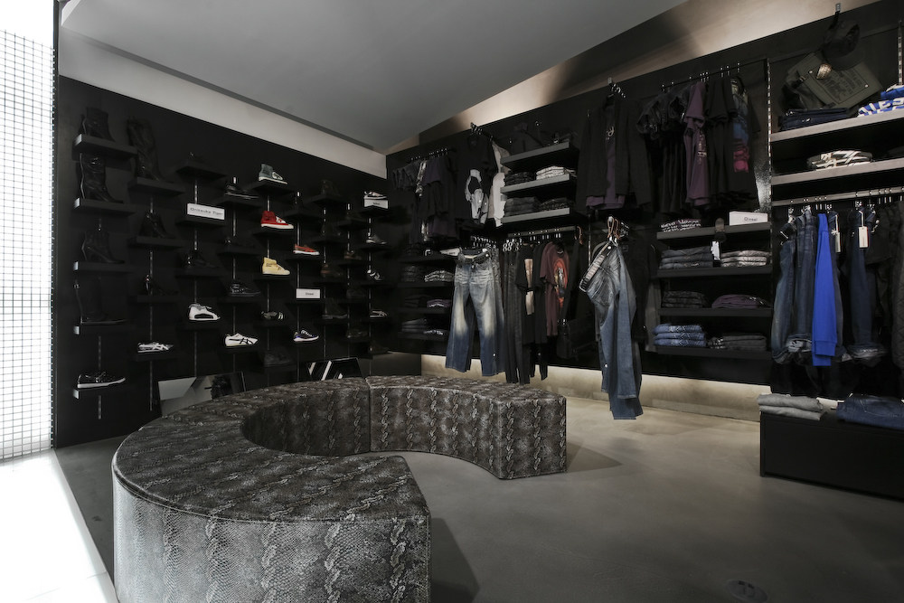 Tienda Clip Concept - Pedra Silva Arquitectos_1323871161-joaomorgado-clipconcept-27.jpg