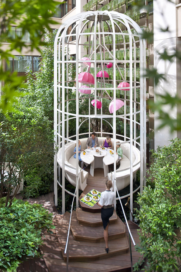 巴黎文华东方酒店(Mandarin Oriental, Paris  )_21_garden-table_lg.jpg