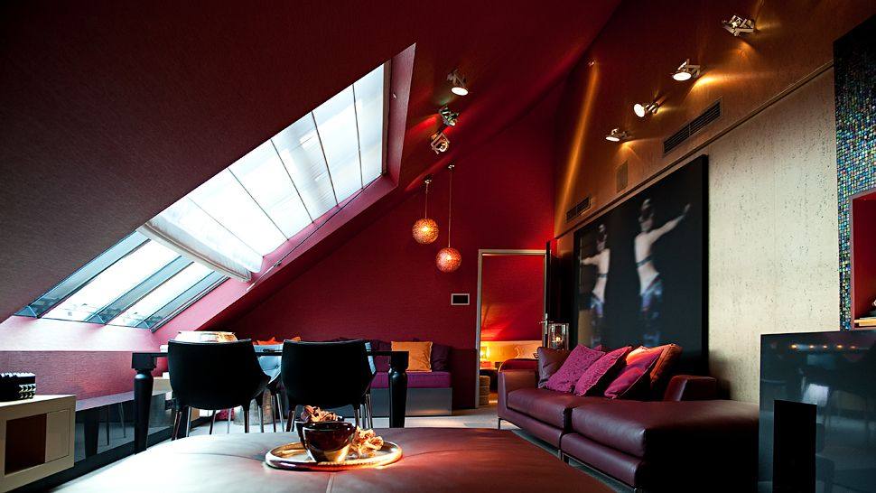 德国慕尼黑Sofitel Munich Bayerpost_8289-06-suite-sloped-ceilings-skylights.jpg