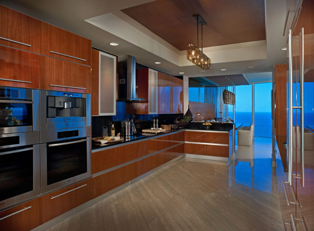 Trump-Hollywood-3605-Kitchen.jpg