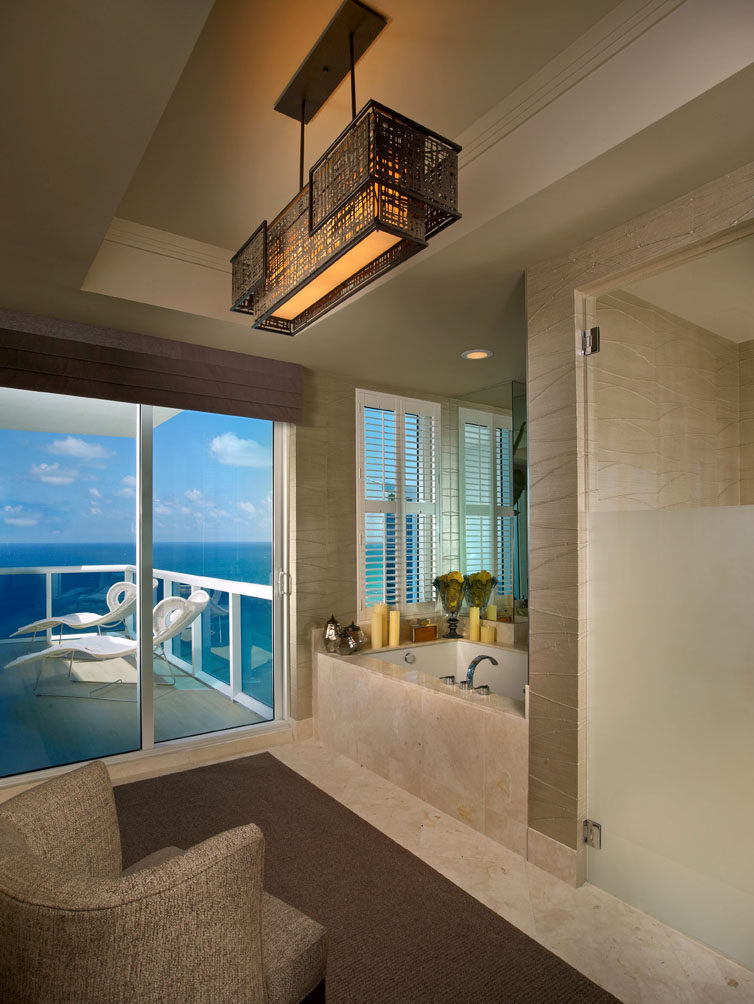 Trump-Hollywood-3605-Master-bath.jpg