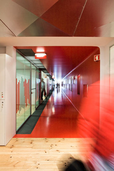 Hilti-Headquarters_metroquadrado_employees-entrance.jpg