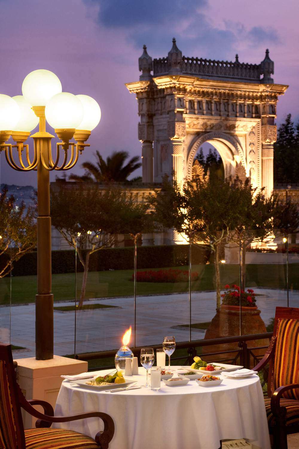 伊斯坦布尔ciragan宫凯宾斯基酒店Ciragan Palace Kempinski Istanbul_IST_LaledanDinner_P.jpg