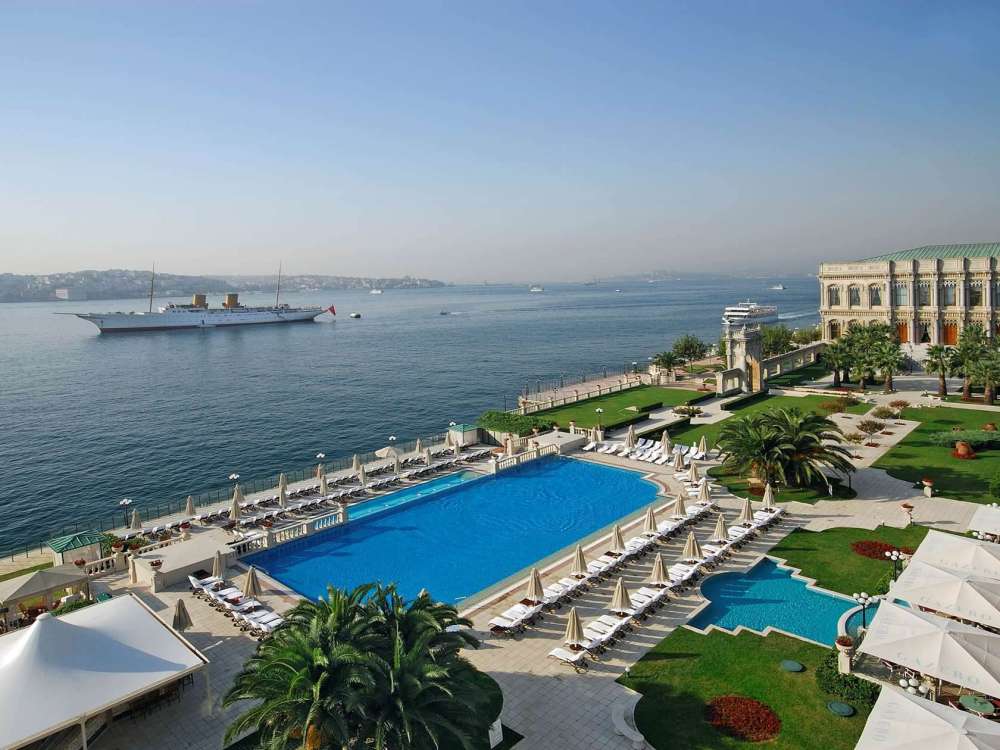 伊斯坦布尔ciragan宫凯宾斯基酒店Ciragan Palace Kempinski Istanbul_IST_Ciragan Palace Kempinski _and_ Bosphorus_L_.jpg