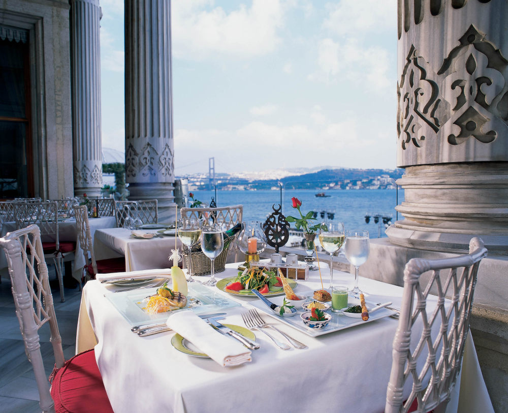 伊斯坦布尔ciragan宫凯宾斯基酒店Ciragan Palace Kempinski Istanbul_IST_Tugra Restaurant Terrace_L_.jpg