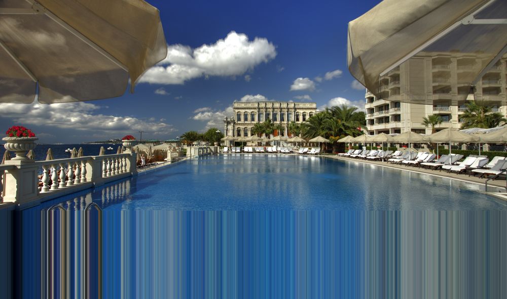 伊斯坦布尔ciragan宫凯宾斯基酒店Ciragan Palace Kempinski Istanbul_IST_OutdoorPool_L.jpg