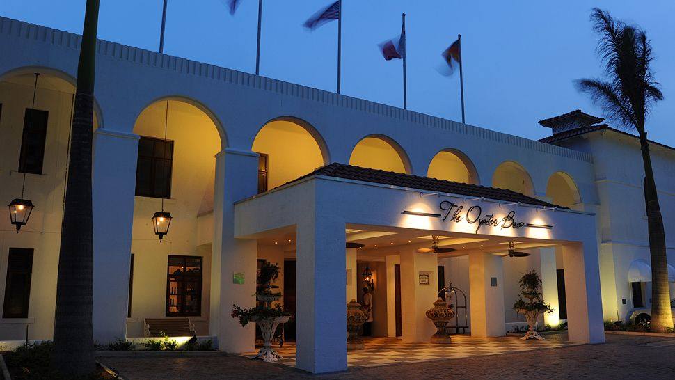 南非德班The Oyster Box酒店_008369-10-main-entrance.jpg
