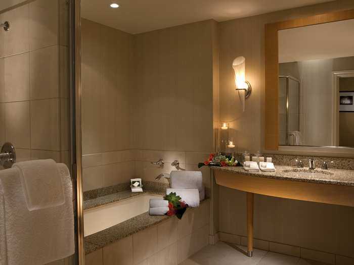芝加哥康莱德酒店(Conrad Chicago)_CN_bath2_23_700x525_FitToBoxSmallDimension_Center.jpg