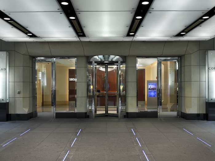 芝加哥康莱德酒店(Conrad Chicago)_CN_entrance2_4_700x525_FitToBoxSmallDimension_Center.jpg