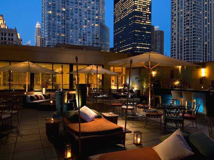 芝加哥康莱德酒店(Conrad Chicago)_CN_terraceatconrad_37_700x525_FitToBoxSmallDimension_Center.jpg