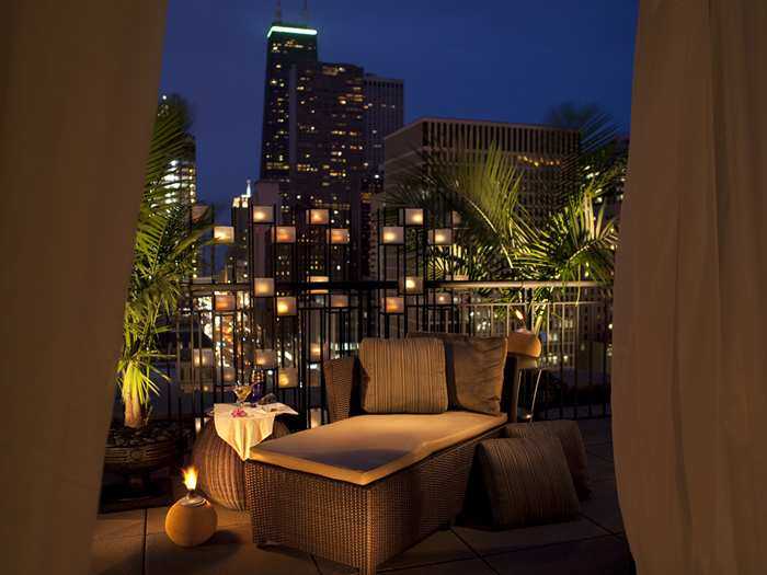 芝加哥康莱德酒店(Conrad Chicago)_CN_terracebalcony1_15_700x525_FitToBoxSmallDimension_Center.jpg