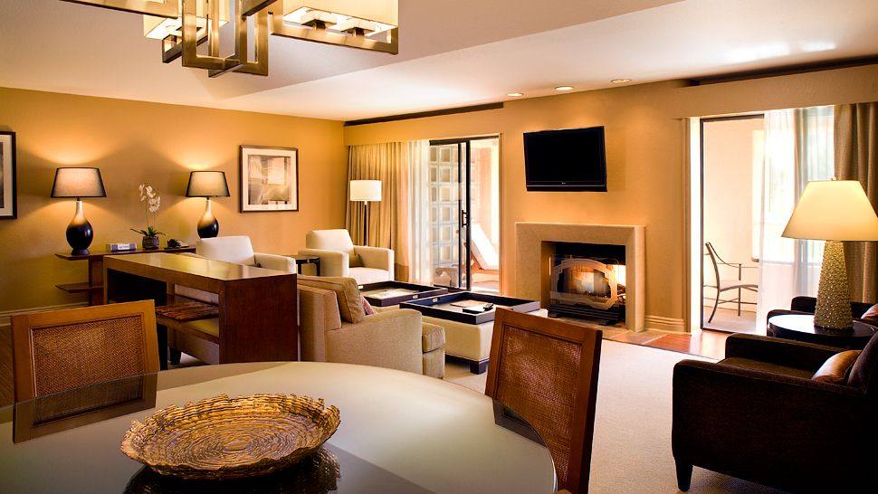 加州棕榈泉威斯汀观澜湖度假村 Westin Mission Hills Resort_001907-03-suite-living-room.jpg