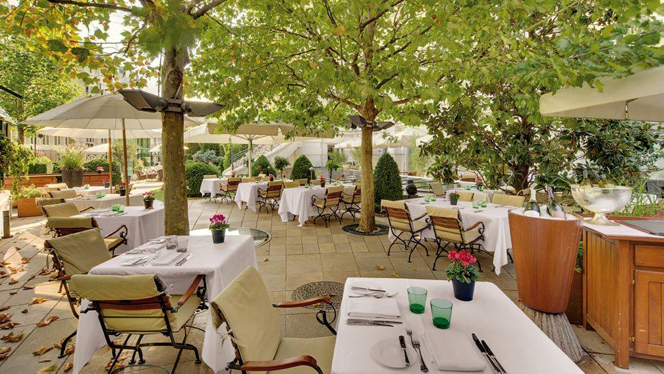 奥地利维也纳Palais Coburg Hotel Residenz_003333-14-Basteigarten-Restaurant.jpg
