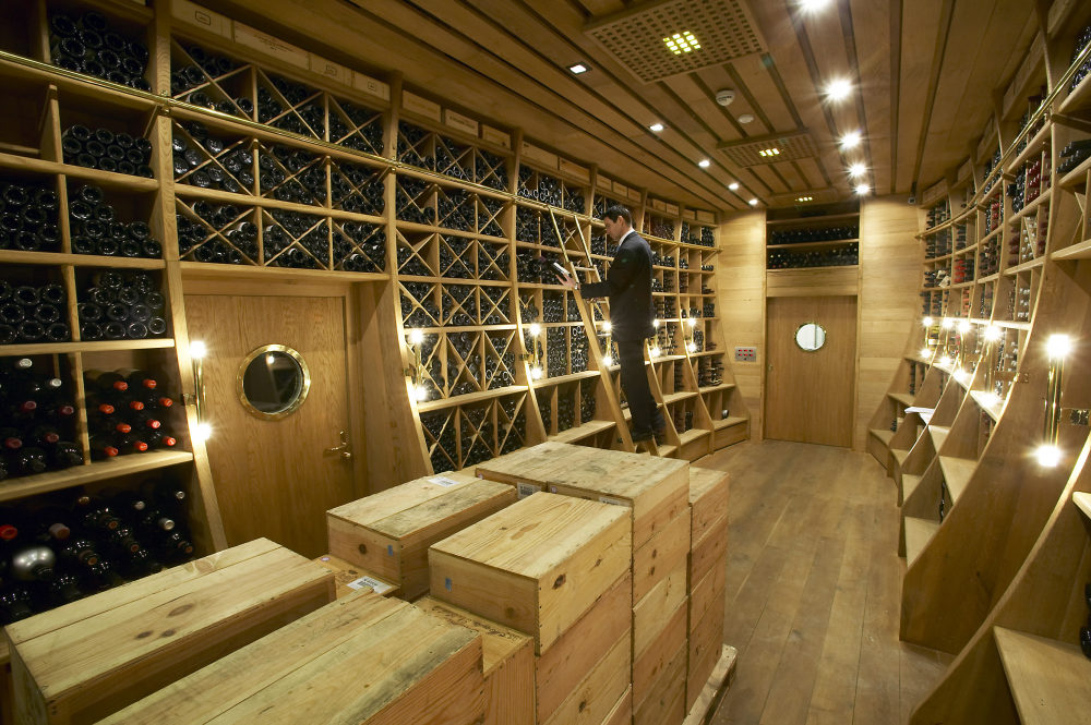 奥地利维也纳Palais Coburg Hotel Residenz_neue-welt-keller_mit_sommelier_43.jpg