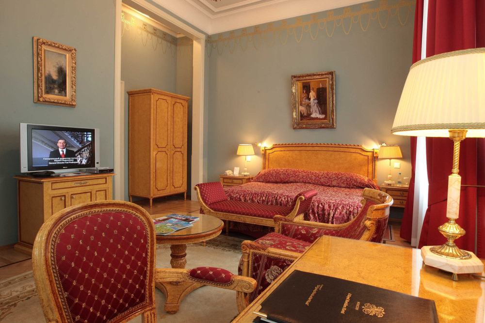 莫斯科全国酒店 Hotel National, Moscow_12)Hotel National, a Luxury Collection Hotel—Classic Suite 拍攝者 Luxury Collec.jpg