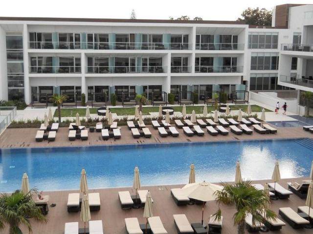 葡萄牙阿尔加维Yellow Hotel_13249950074ef9d1bf08343.jpg