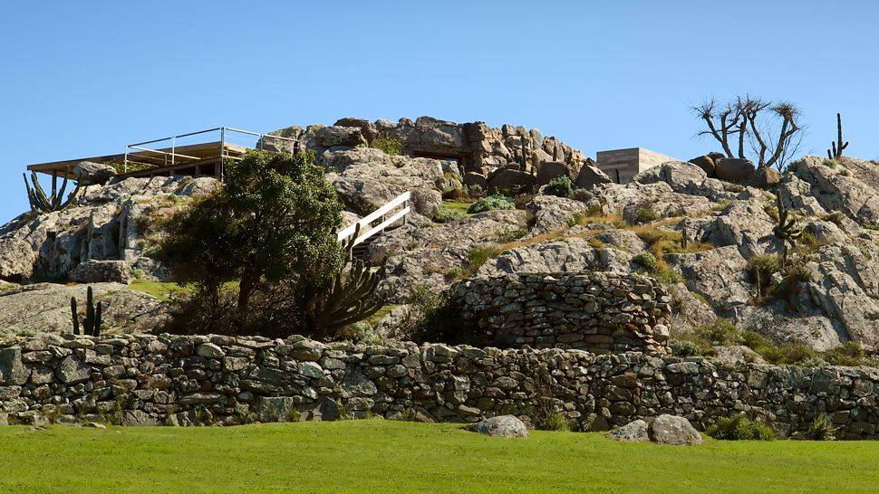 乌拉圭法萨诺彼德拉斯酒店 Fasano Las Piedras Hotel_006868-04-exterior-blend-with-nature-architecture.jpg