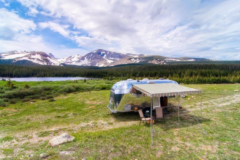 小空间大设计，气流飞行云旅行拖车 ，这是我们应该学习的_Airstream-Flying-Cloud-Travel-Trailer-01-800x533.jpg