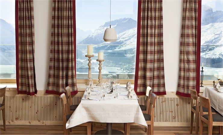 瑞士萨梅丹Romantik Hotel Muottas Muragl_b_730_c75444f2-b374-49e0-9e18-8a3034782aed.jpg