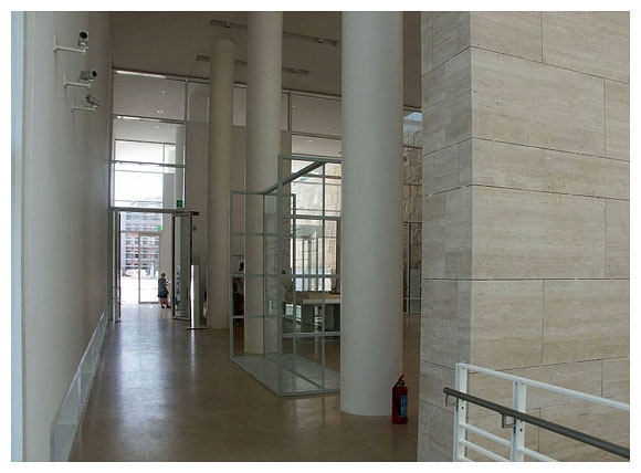 Richard Meier 設計之 ARA PACIS MUSEUM 和平祭壇博物館外觀_Meier-Ara_Pacis_Museum_21.jpg