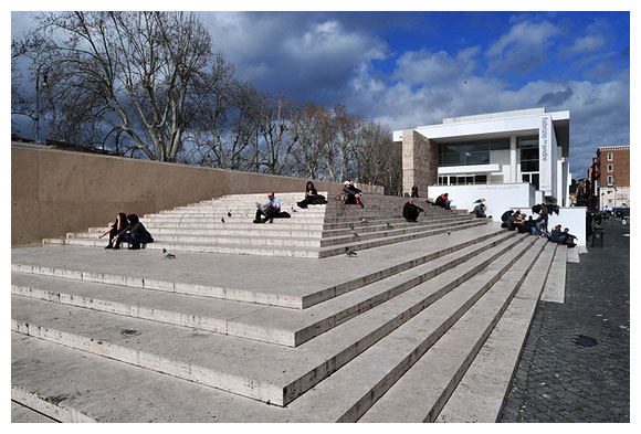 Meier-Ara_Pacis_Museum_by_Chiyi_04.jpg