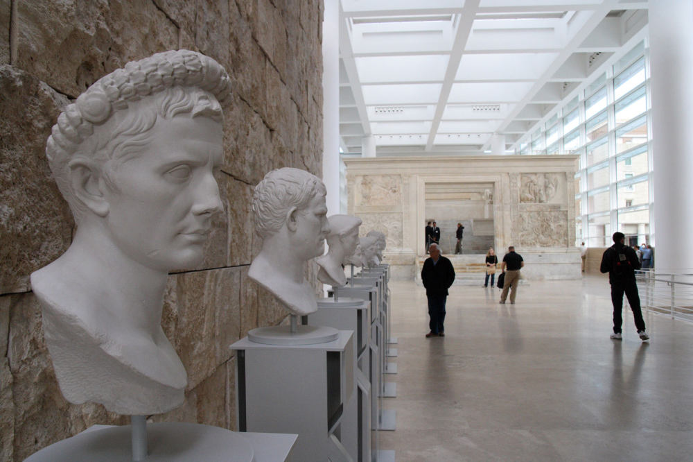 Richard Meier 設計之 ARA PACIS MUSEUM 和平祭壇博物館外觀_Meier-Ara_Pacis_Museum_orig_26.jpg