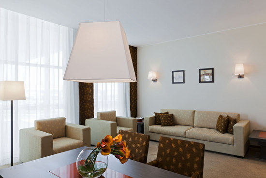 米兰马尔彭萨机场喜来登酒店及会议中心 Hotel Sheraton Malpensa_Diplomatic_Suite_livingroom_lg.jpg