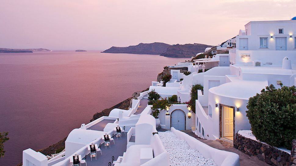 希腊圣托里尼Canaves Oia酒店_Canaves Oia Hotel — Oia, Greece.jpg