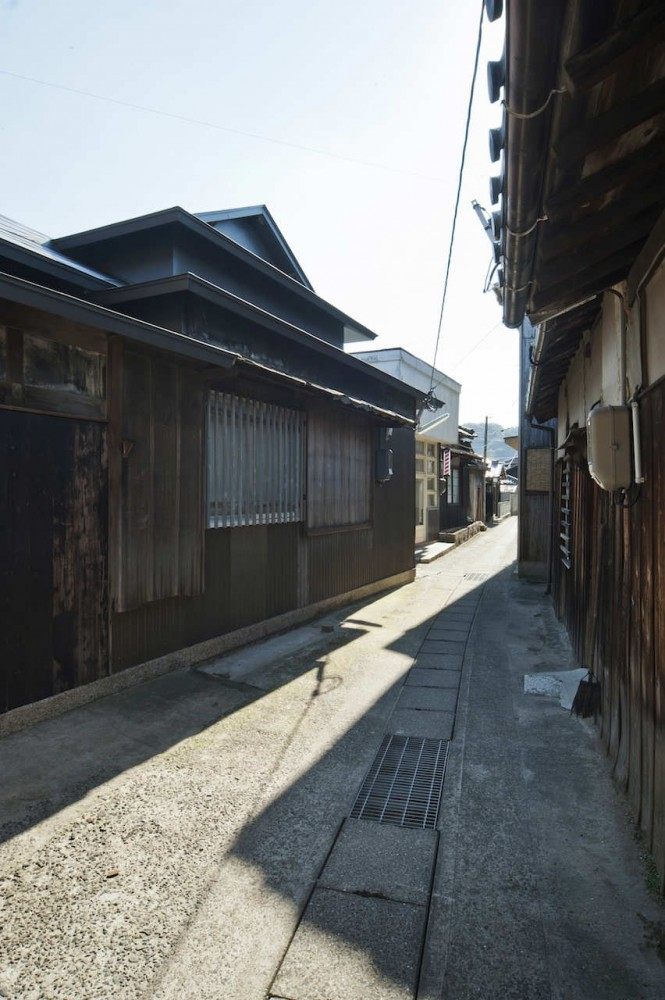 White Dormitory For Il Vento / Koichi Futatsumata_1328837371-06-665x1000[1].jpg