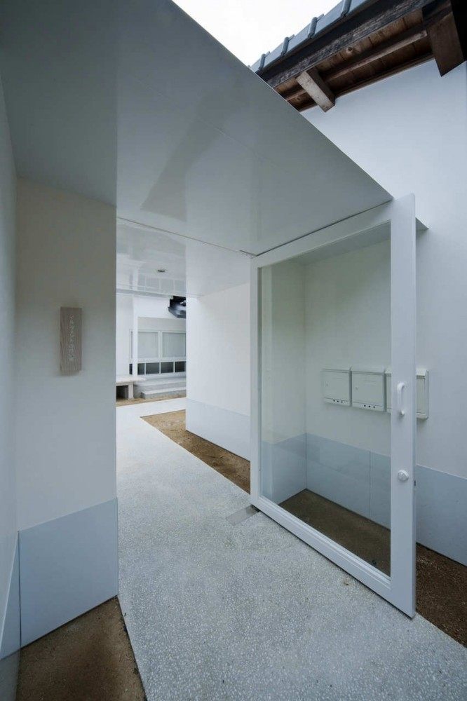 White Dormitory For Il Vento / Koichi Futatsumata_1328837432-09-666x1000[1].jpg