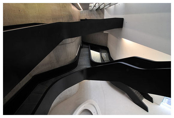 Hadid-Maxxi_by_Chiyi_14.jpg