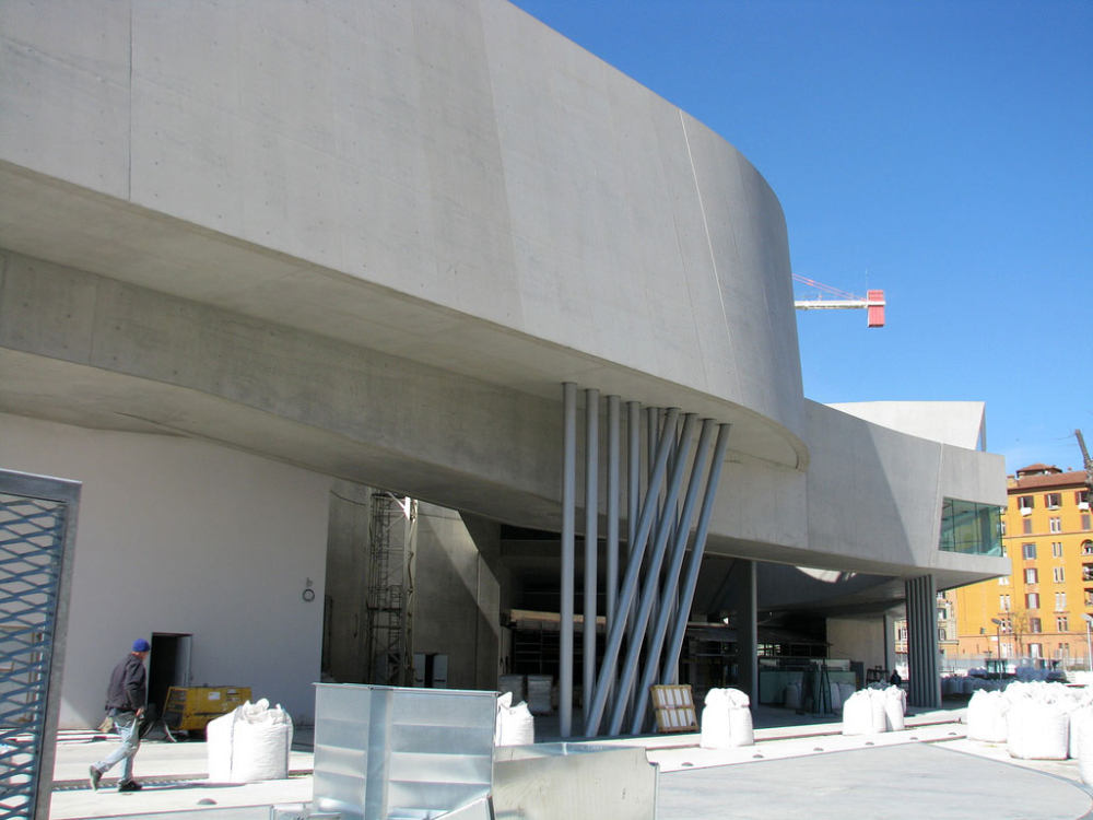 Zaha Hadid 設計之 MAXXI 二十一世紀美術館_Hadid-Maxxi_construction_2009_orig_008.jpg