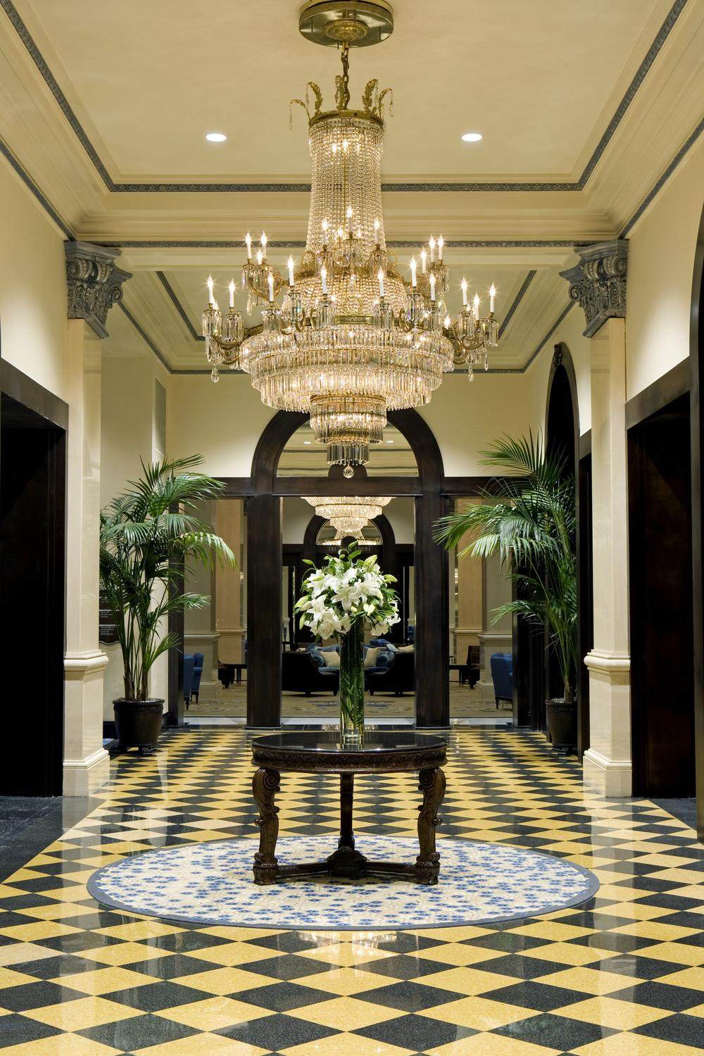 21)THE US GRANT, San Diego—4th Avenue Entry Foyer 拍攝者 Luxury Collection Hote.jpg