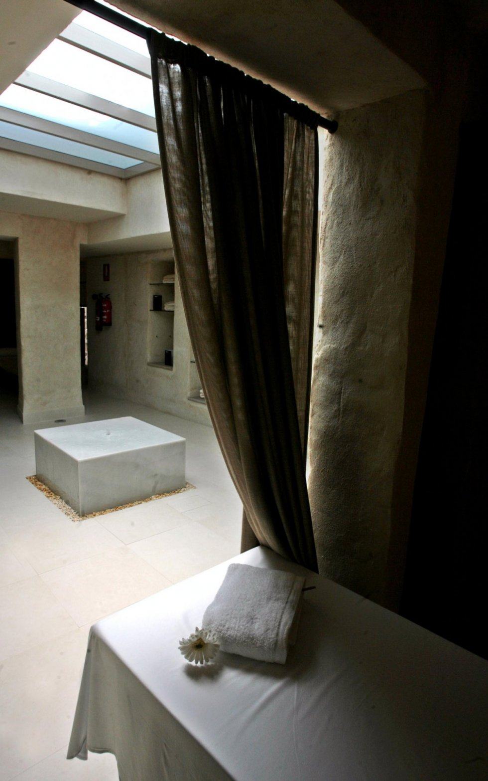 西班牙塞维利亚 Eme Fusion Hotel_spa7.jpg
