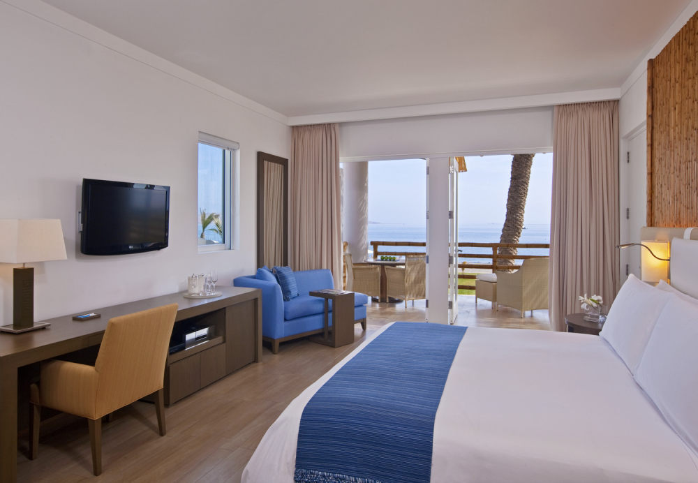 4)Hotel Paracas, Paracas—Bedroom - king size bed 拍攝者 Luxury Collection Hotel.jpg