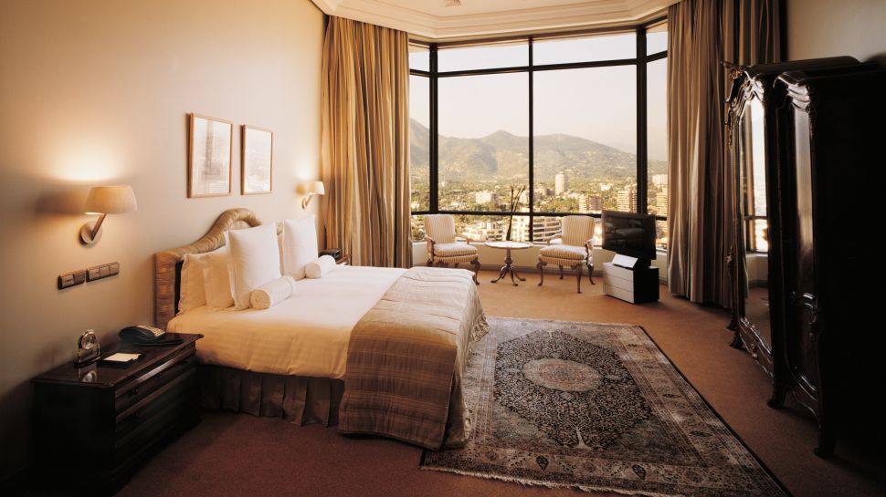 智利圣地亚哥君悦酒店GRAND HYATT SANTIAGO_005368-05-bedroom-king-bed-city-view.jpg