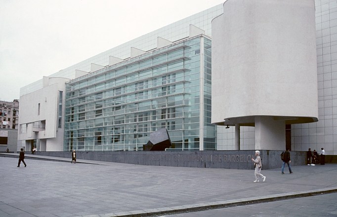 richard meier-巴塞隆納MACBA現代美術館_frtang2.jpg