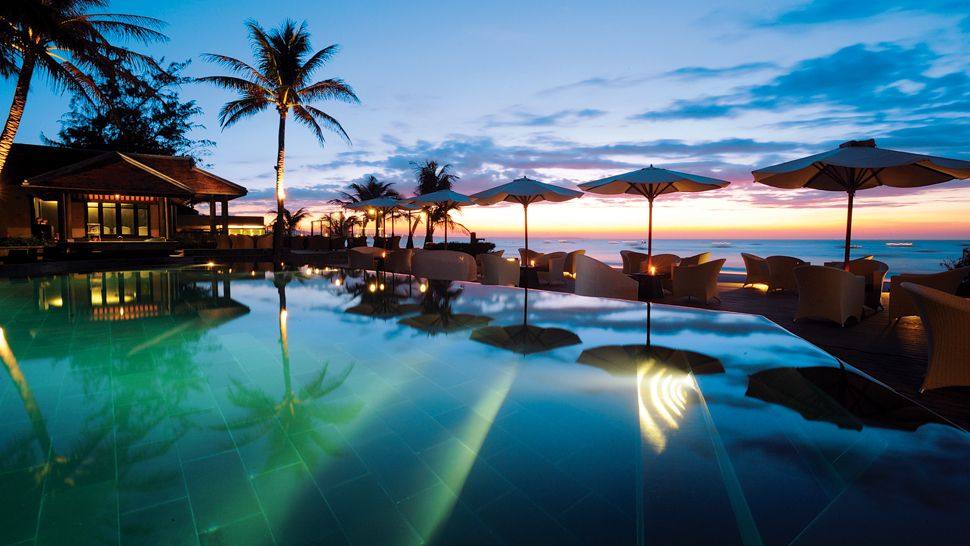 越南美奈安纳塔拉水疗度假村 Anantara Mui Ne Resort & Spa, Vietnam_009540-01-pool-dusk.jpg