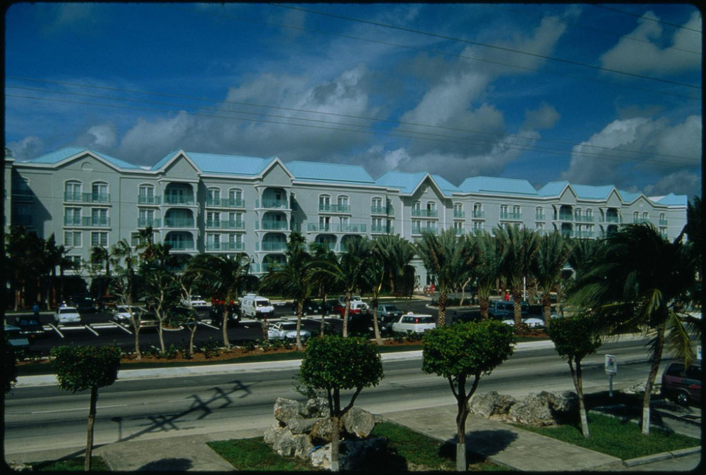 开曼岛威斯汀度假村及水疗中心The Westin Casuarina Resort & Spa_14)The Westin Casuarina Resort &amp_ Spa, Grand Cayman—Exterior 拍攝者.jpg